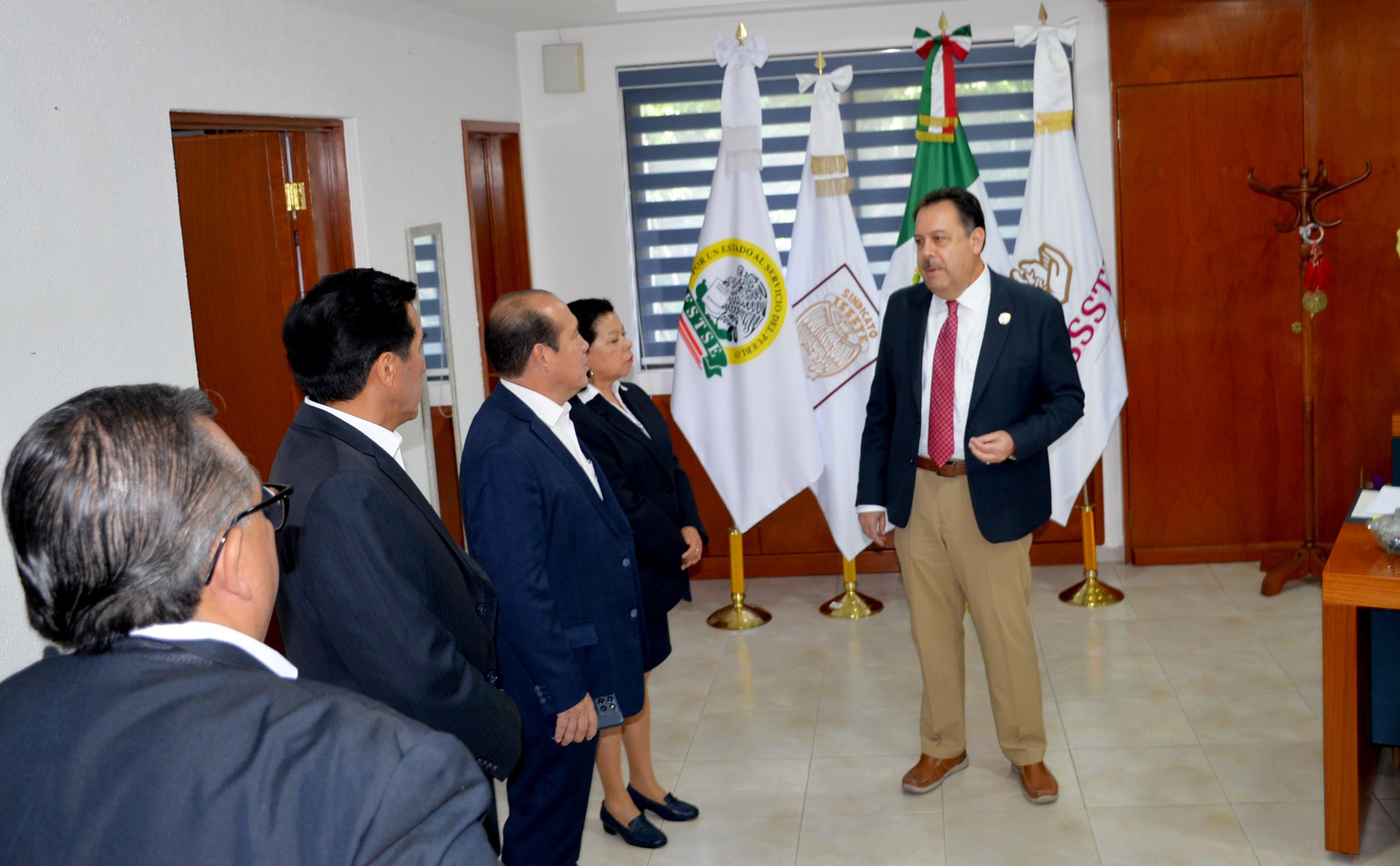Reunión Con Integrantes De Relaciones Sindicales Nacionales e Internacionales 